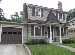 633 Sprague St, Madison, WI 53711