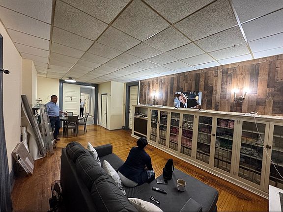 3rd image of 292 S Franklin St APT 1B
