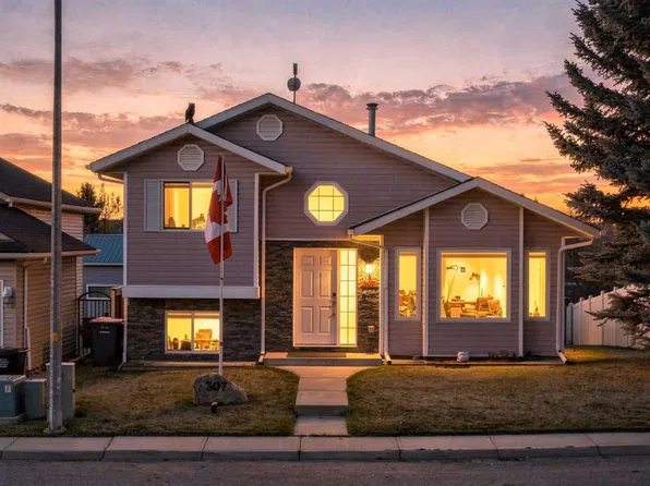 307 S Sheep River Pl, Okotoks, AB T1S 1N7
