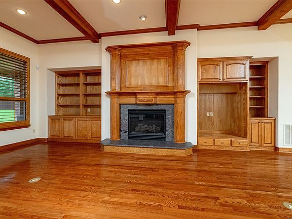 4th image of 1226 Forest Park Dr