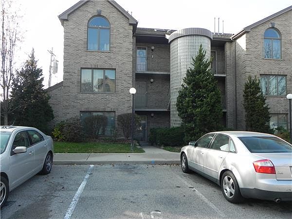 1st image of 200 Davis Ave APT 6C