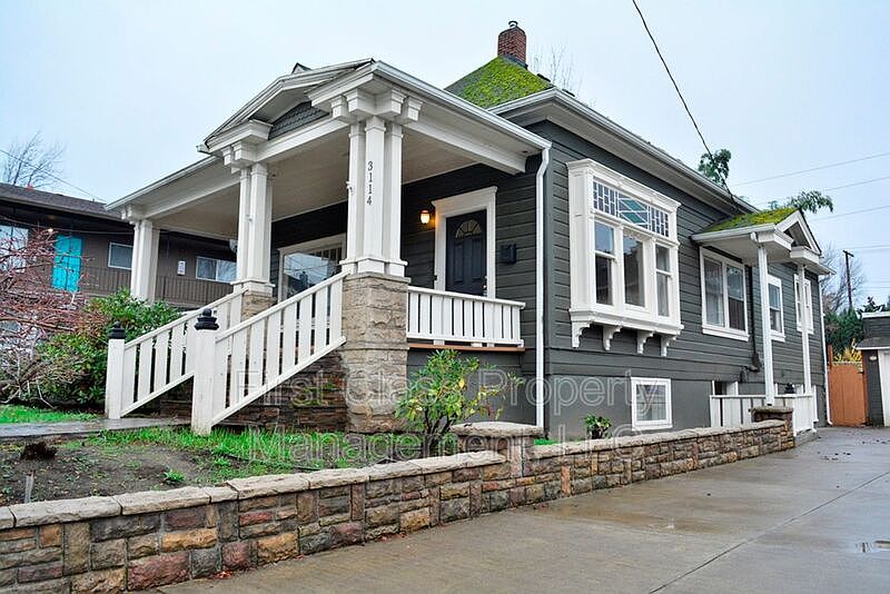 1st image of 3114 SE Belmont St