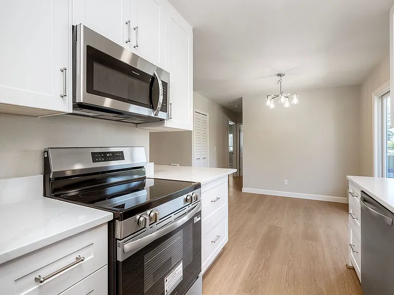 2538 C St #7 — Photo 7