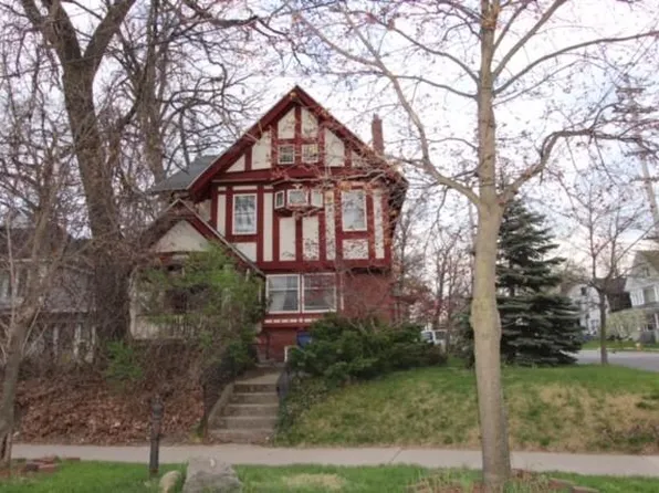 1200 Lake Dr SE #2, Grand Rapids, MI 49506