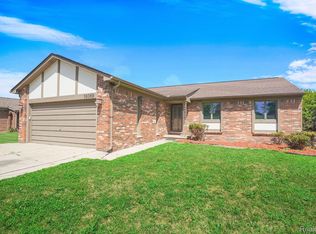 18069 Autumn Ln, Macomb, MI 48044