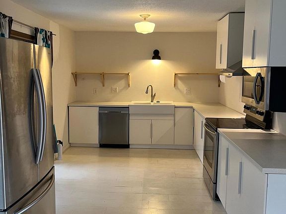 5th image of 8001 NW Bennington Dr #9