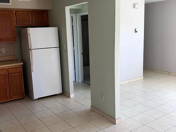 4th image of 4018 Hylan Blvd