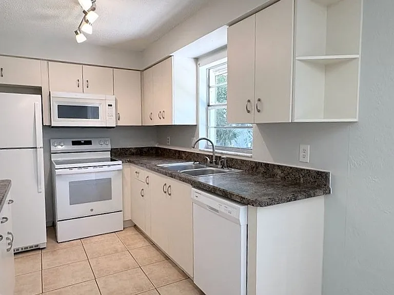 5103 Taylor Ave — Photo 7