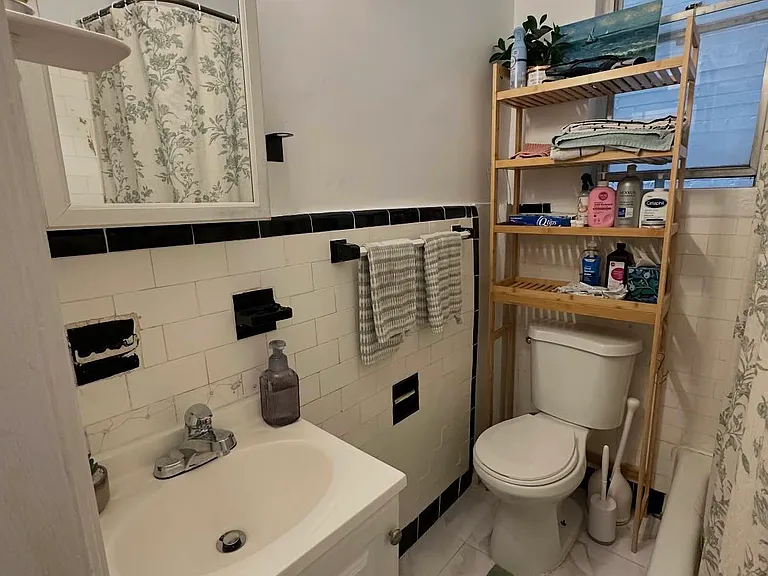 24-32 31st St #1R — Photo 6