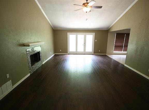 4th image of 3906 Woodhaven Ln