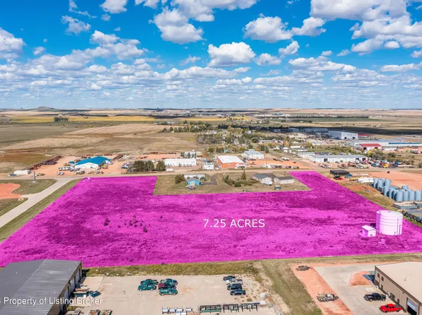 3206 111h Ave SW, Dickinson, ND 58601