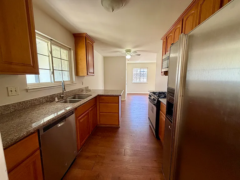 4815 Seneca Park Ave — Photo 4