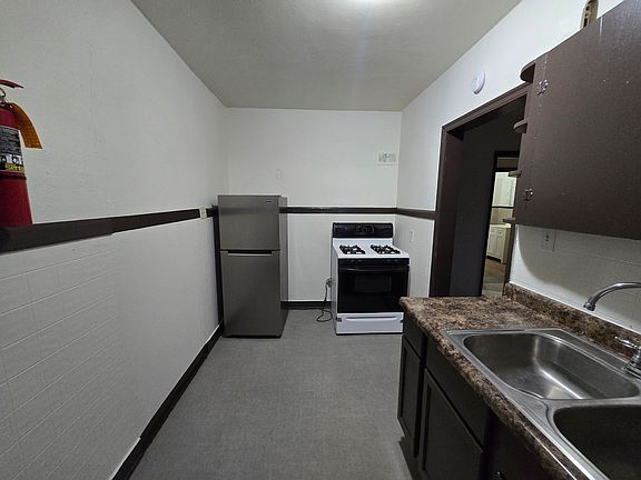 4th image of 1501 McDonald St #2