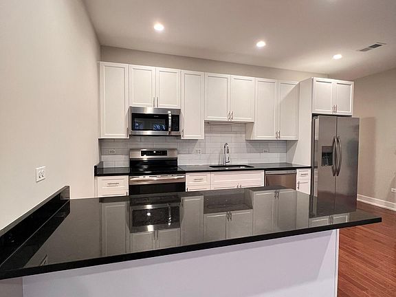 2nd image of 4639 N Malden St #1