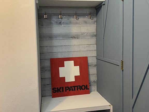 Entry coat closet