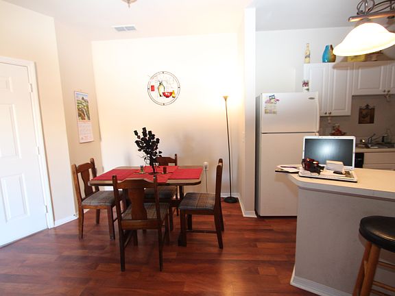 3rd image of 1410 Villa Capri Cir APT 201