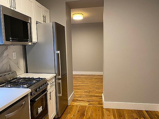 2nd image of 1569 Lexington Ave #18
