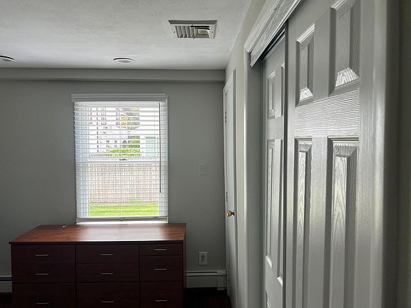 2nd image of 11 Pequot Ave Floor 1