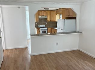 470 E Main St APT 3, Jefferson Valley, NY 10535