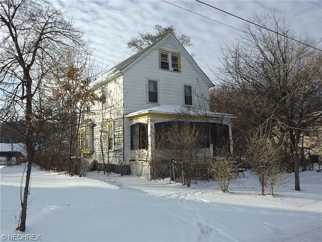 2nd image of 1030 Lane St