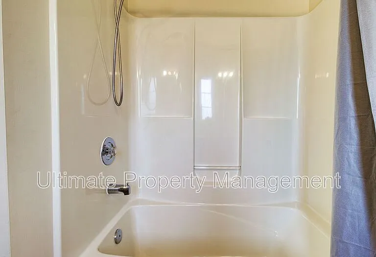 321 S Kerr Ave #102 — Photo 10