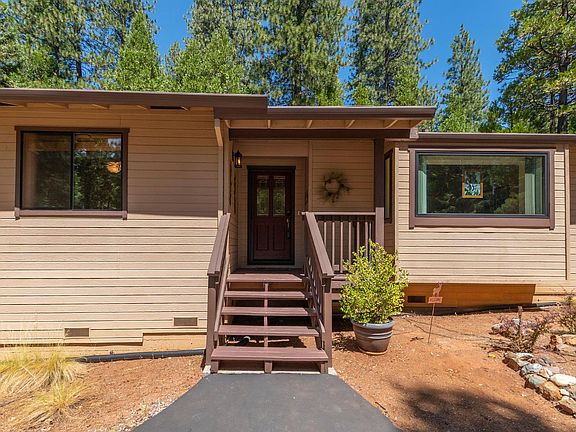 3rd image of 26299 Sugar Pine Dr