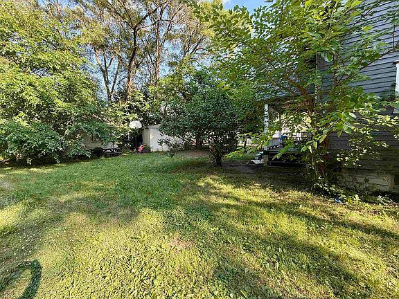 3rd image of 925 S Ball St
