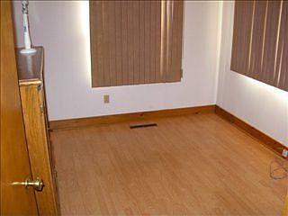 4th image of 972 Lincoln St