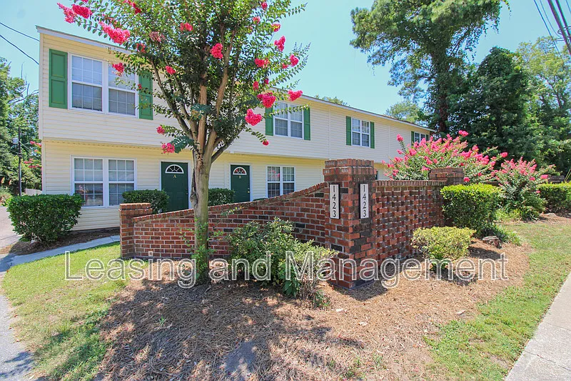 2 bed, 1.5 bath, 942 sqft, $1,780 — Photo 1