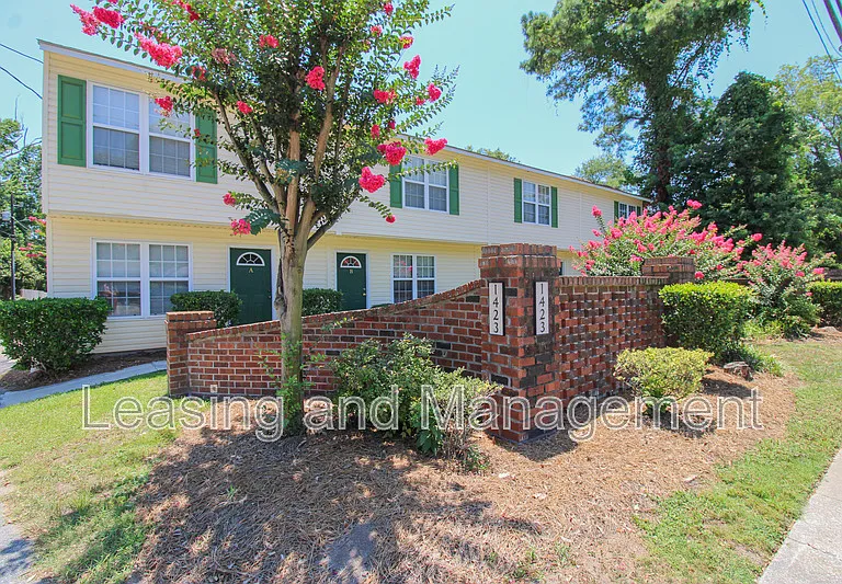 1423 Ashley River Rd #1D — Photo 1