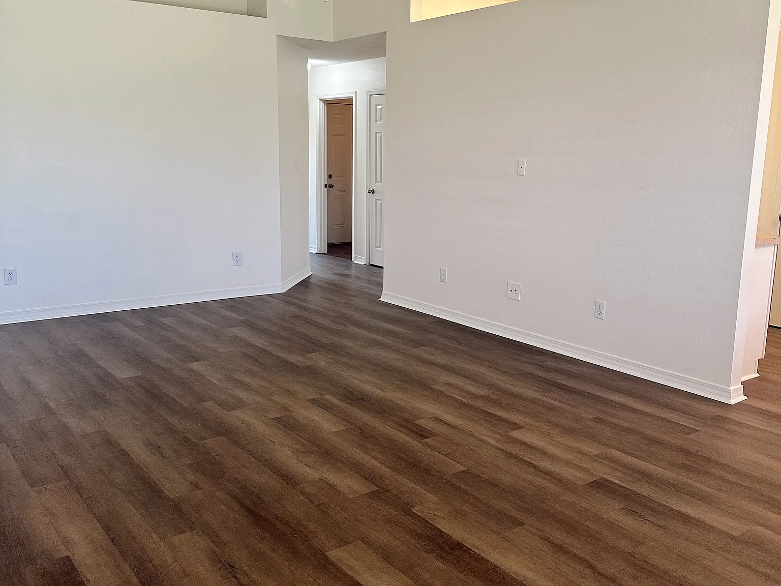 3 bed, 2.0 bath, 1590 sqft, $1,900 — Photo 3