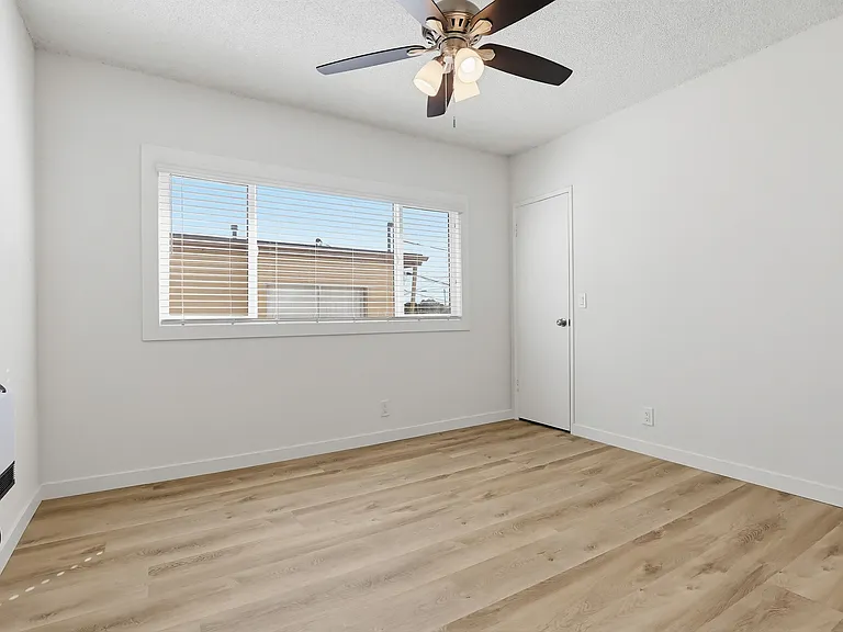 Gated, MidCentury MultiFamily Property near Metro Access and Victoria Park — Photo 14