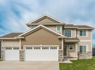 610 NE Traverse Dr, Waukee, IA 50263