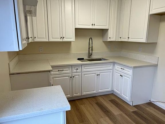 3rd image of 16095 Dorsey Ave #D