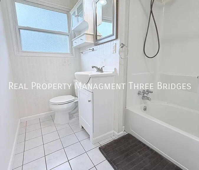 1725 Fernbrook Ln — Photo 6