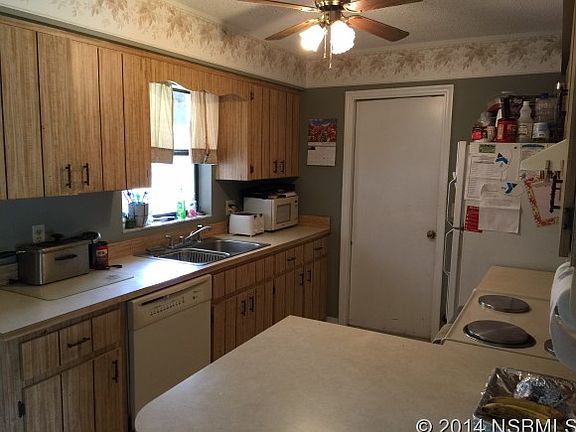 3rd image of 3209 Vista Palm Dr