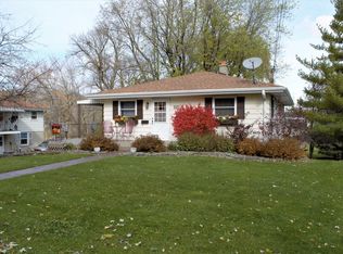 357 E Wisconsin Ave, Pewaukee, WI 53072