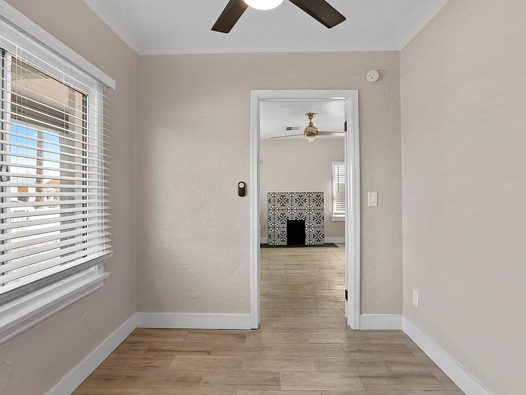425 N 13th Pl #1311-E — Photo 11
