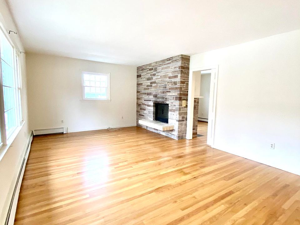 32 Gravesleigh Ter, Pittsfield, MA 01201 Zillow