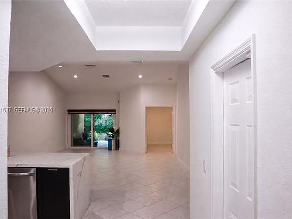 3rd image of 1575 Zenith Way #0