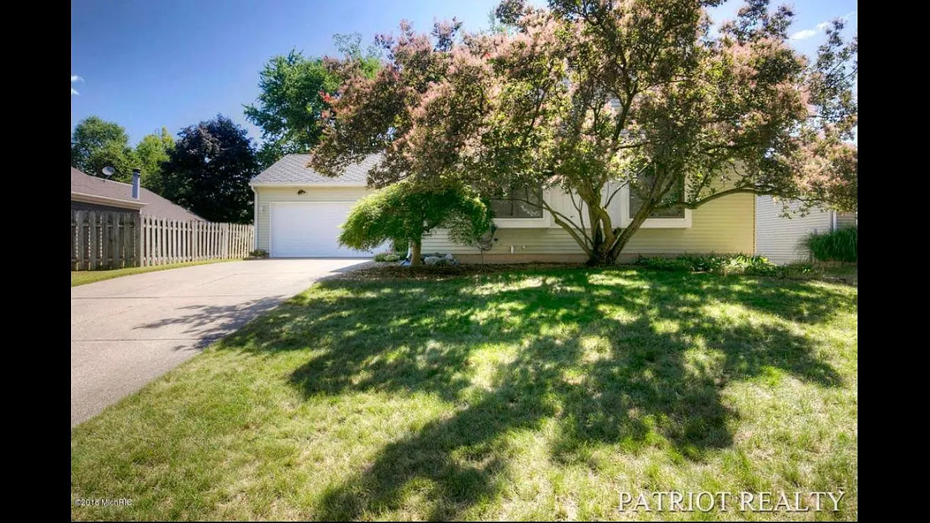 3 bed, 2007 sqft, $2,900 — Photo 2