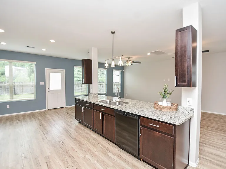 22707 Bolanzo Ln — Photo 8