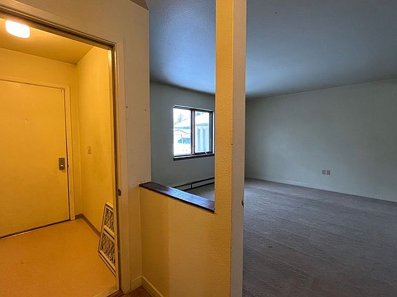 2nd image of 1404 Hampstead Ave