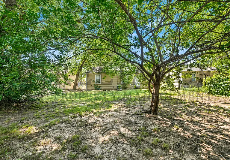 1126 S Silverdale Ct — Photo 7