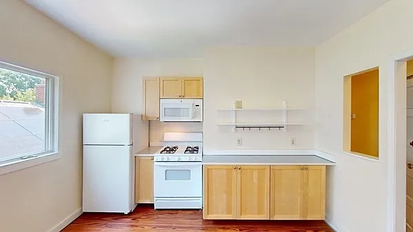 22 Boynton St #R3 — Photo 2