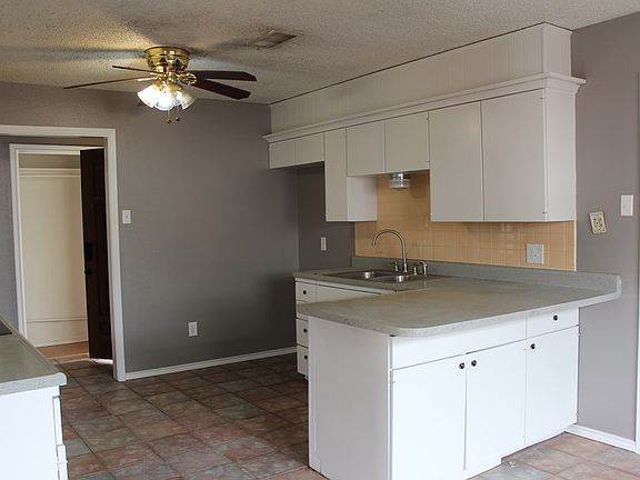 4th image of 1523 E 49th St