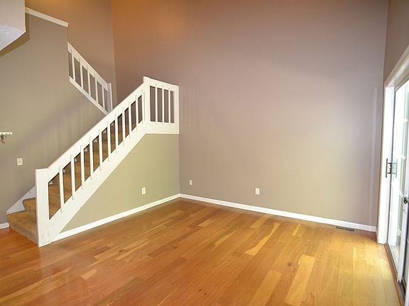 3rd image of 31 E Bluff Rd #31