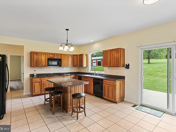 5th image of 3547 Green Spring Rd