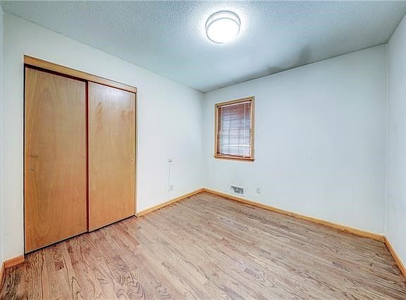 4th image of 9319 Farley Ln