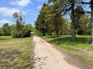 8986 Fairmount Rd, Novelty, OH 44072